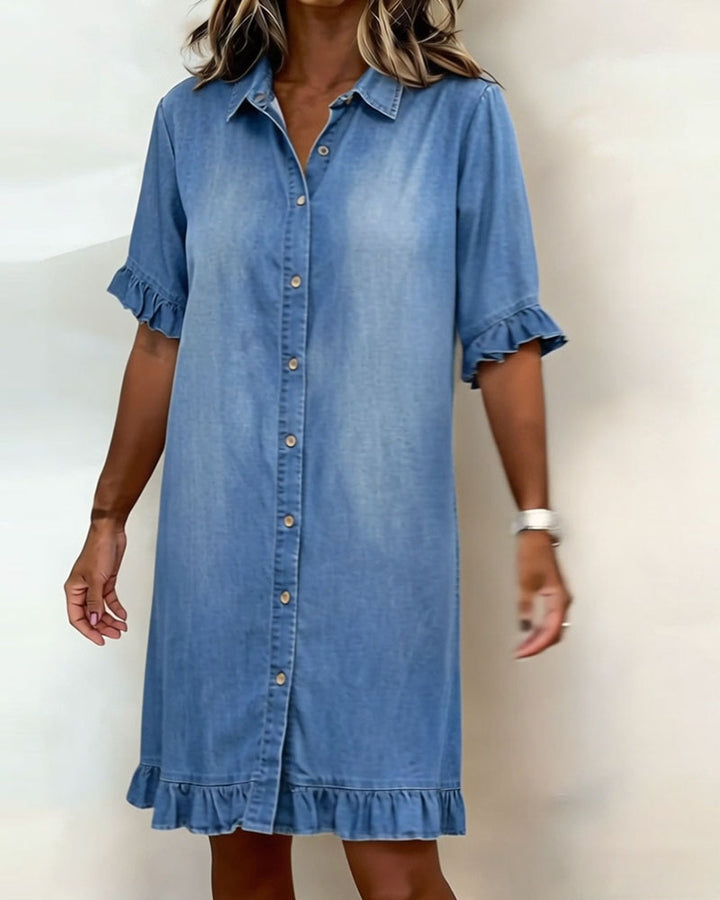 Vestido de Denim Confortável com Pregas Lisonjeiras