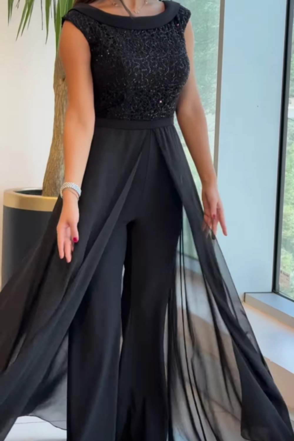 Avalon – Elegante macacão sem mangas