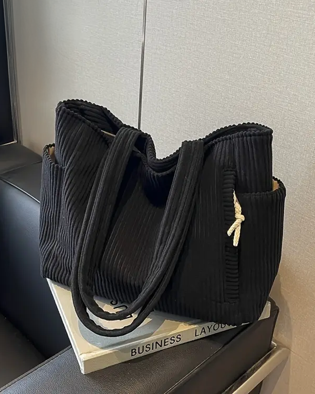Tilda – Bolsa de Ombro Canalisada com Detalhe de Corda