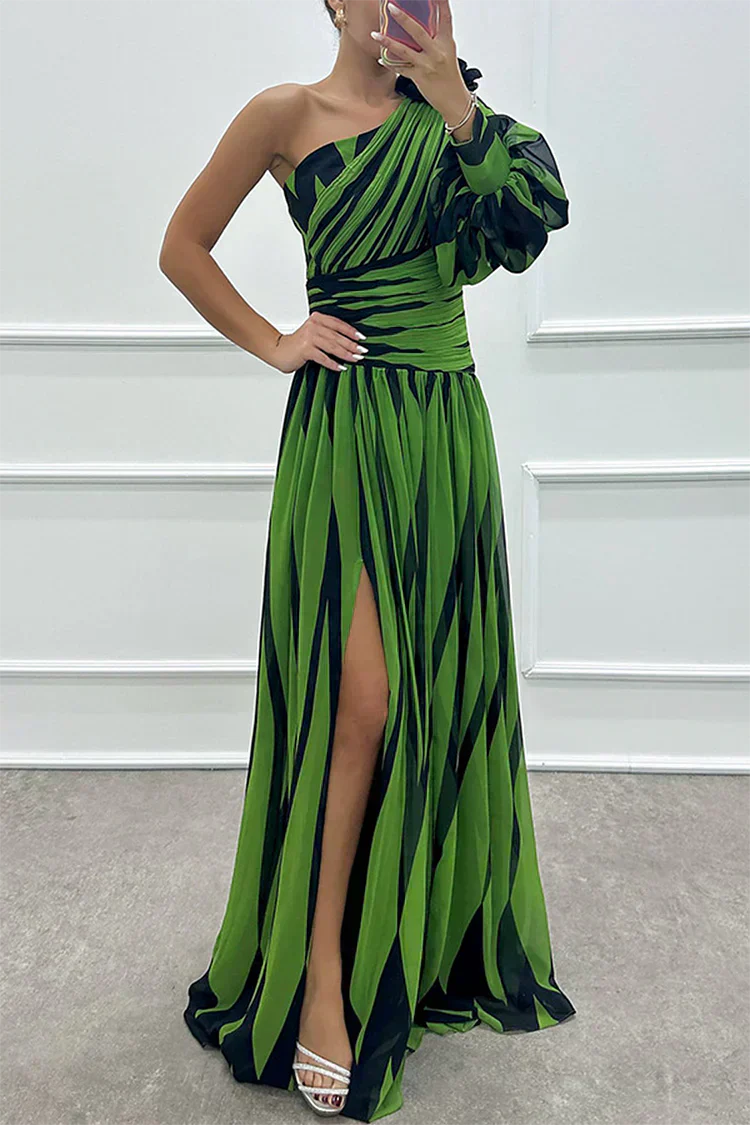 Shiloh - Vestido Maximalista Elegante com Riscas e Alça Única