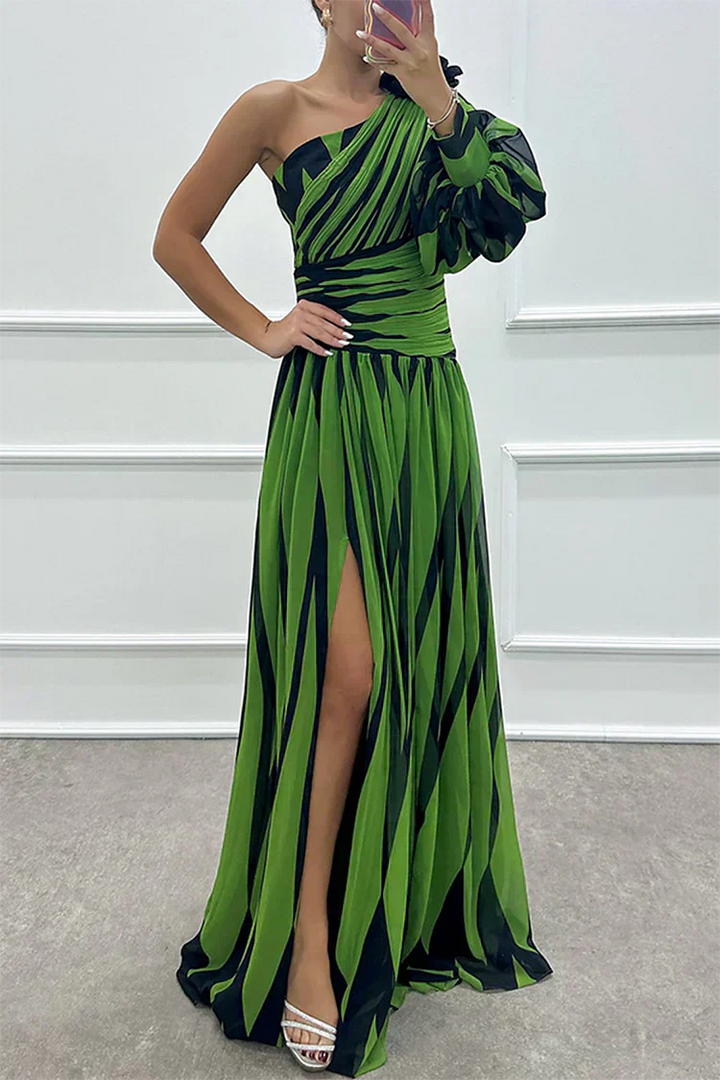 Shiloh - Vestido Maximalista Elegante com Riscas e Alça Única