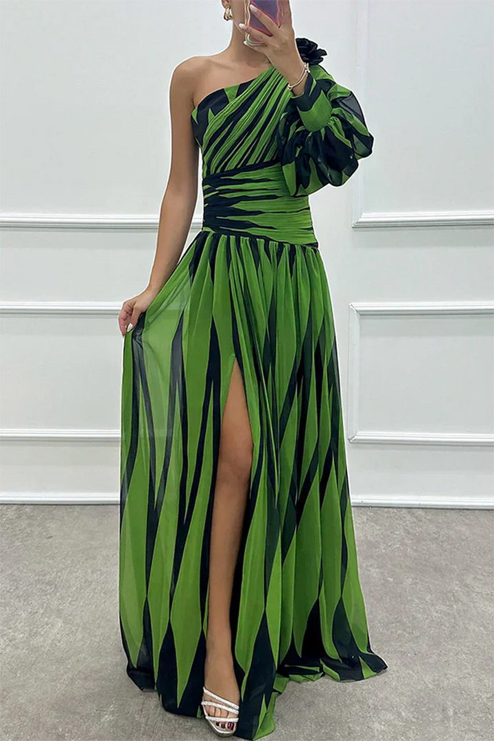 Shiloh - Vestido Maximalista Elegante com Riscas e Alça Única
