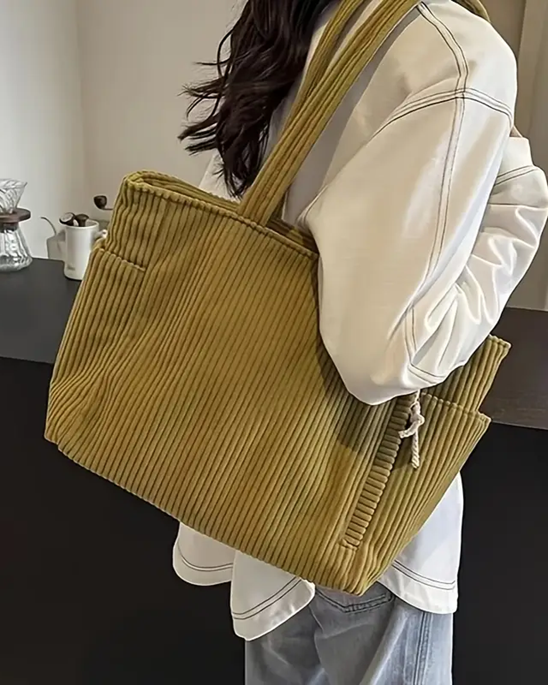 Tilda – Bolsa de Ombro Canalisada com Detalhe de Corda