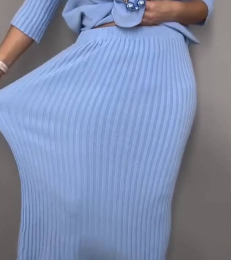 Aisha – Conjunto de malha com saia midi canelada