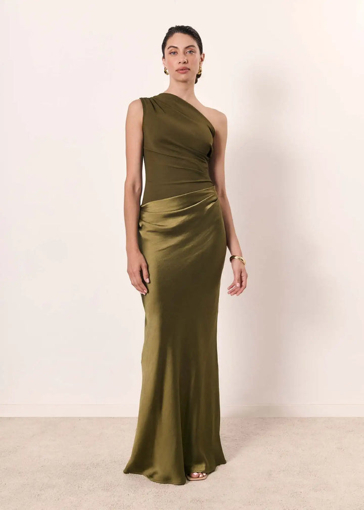 Maxi vestido com sentimento de culpa em cetim