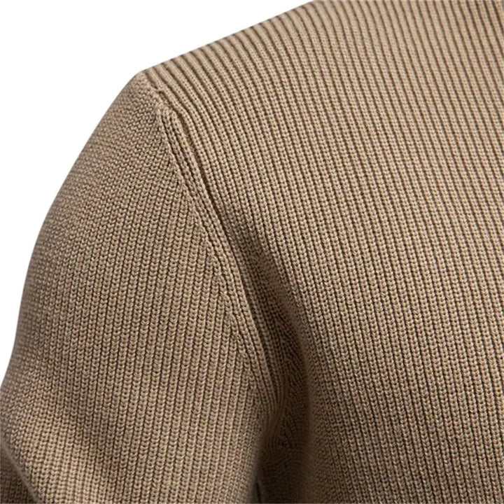 Konrad | Pullover Masculino Elegante com Design de Botão
