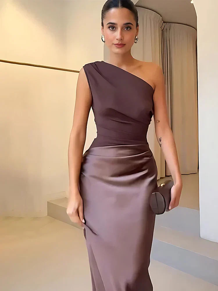 Maxi vestido com sentimento de culpa em cetim
