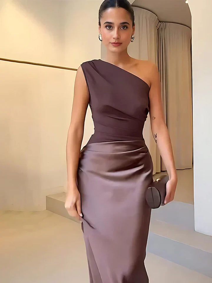 Maxi vestido com sentimento de culpa em cetim