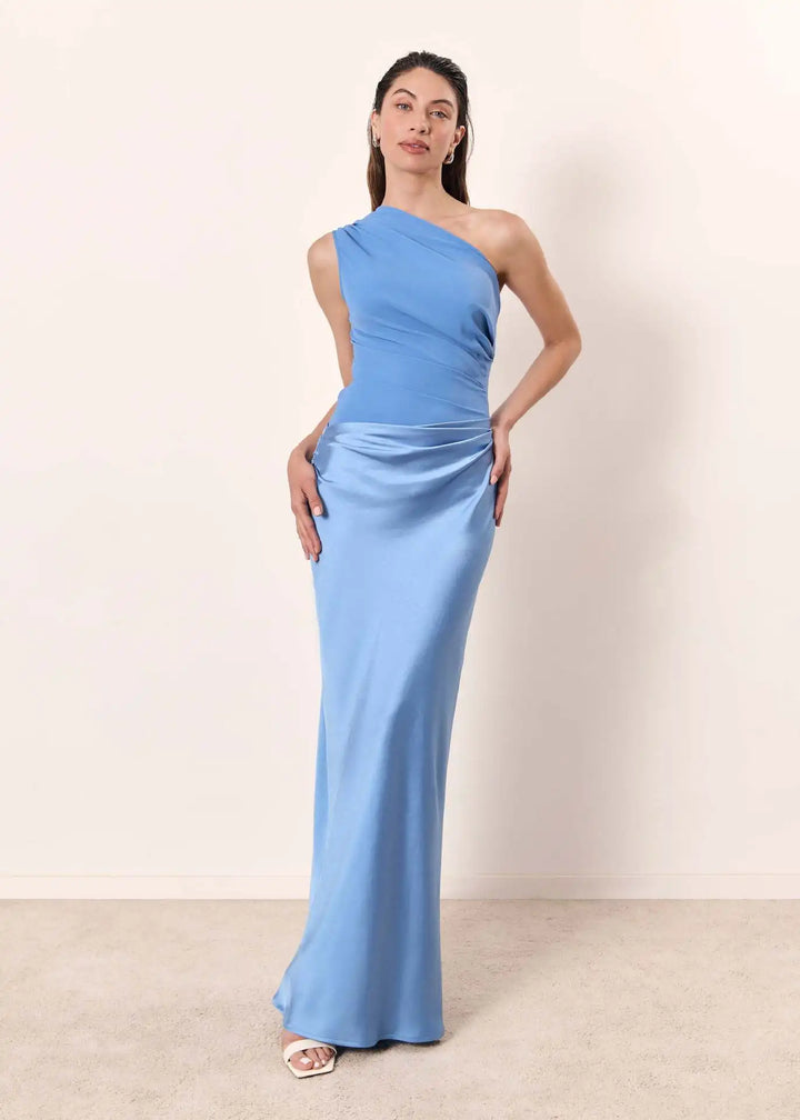 Maxi vestido com sentimento de culpa em cetim
