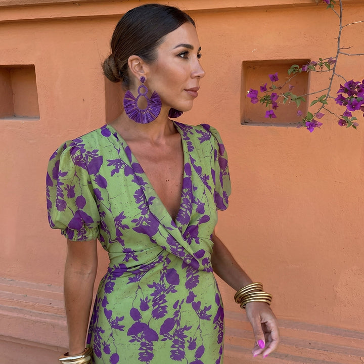 Ani – Vestido elegante com mangas bufantes marcantes