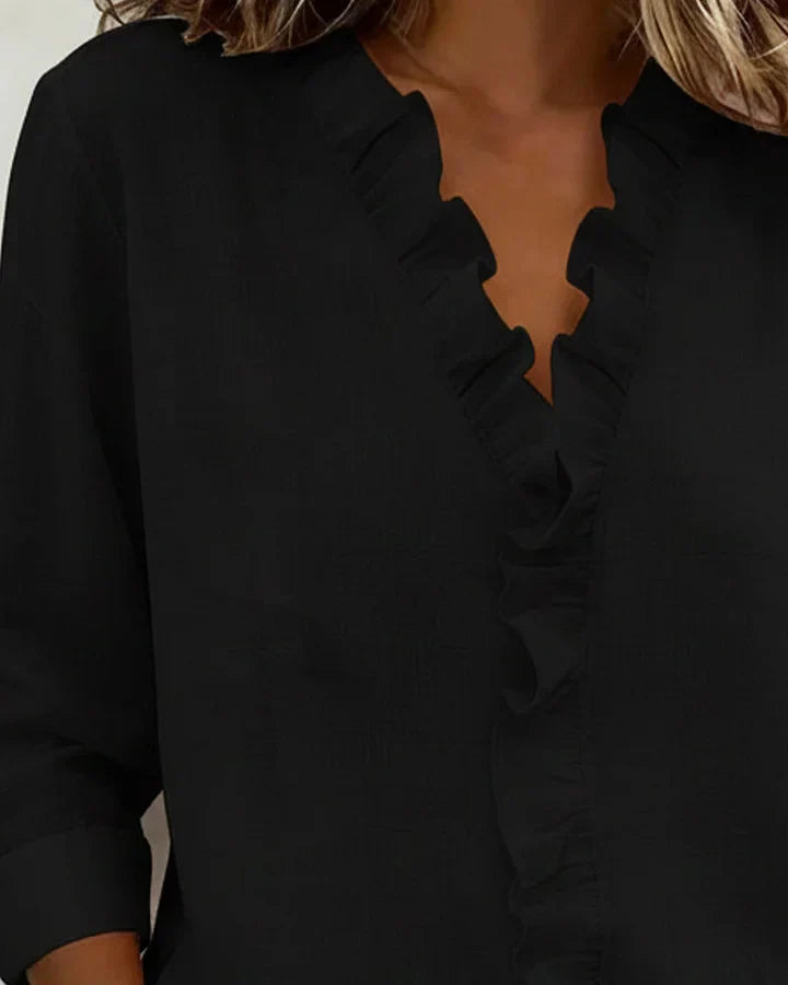 Indie | Blusa com Rendas, Decote em V e Mangas Longas